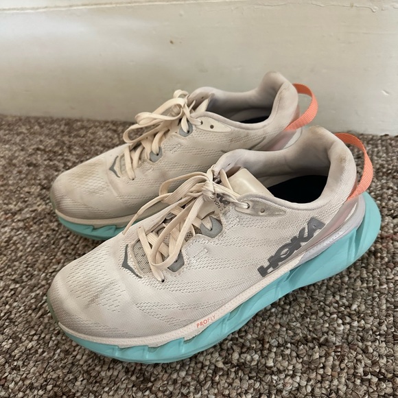 Shoes - Hoka Profly Running Shoes